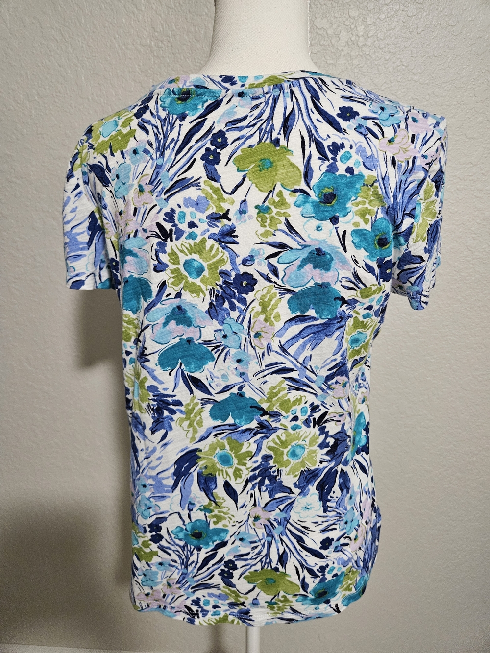 Women's Floral Short-Sleeve Tee - Blue & Green - Picture 3 of 8